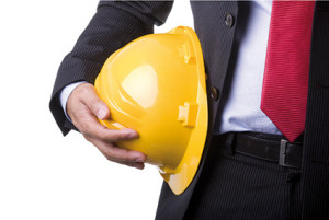 Un casco de obras es un elemento fundamental en la prevención de riesgos laborales