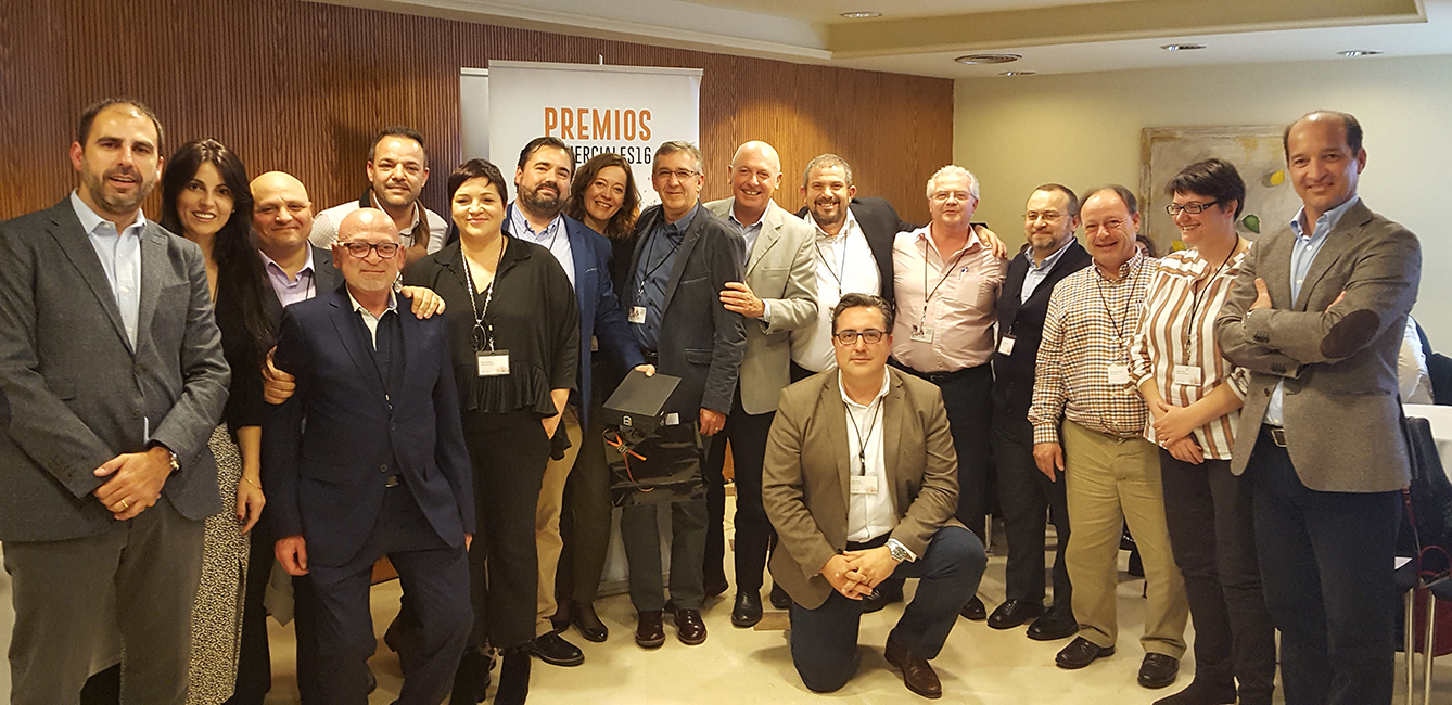 El equipo comercial de la Delegación de Baleares recogiendo el 1r Premio a Mejor Delegación - Convención Conversia 2017