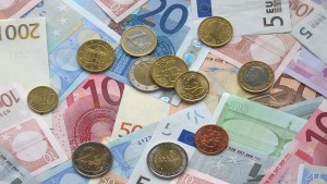 Billetes y monedas de euro en una operación contra el blanqueo de capitales